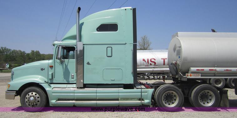 image for item 3856 1998 International 9400 Eagle semi truck