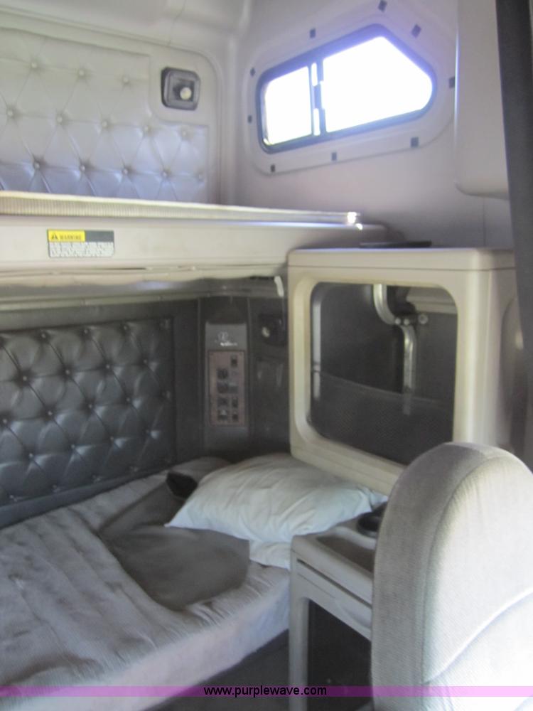 image for item 3856 1998 International 9400 Eagle semi truck