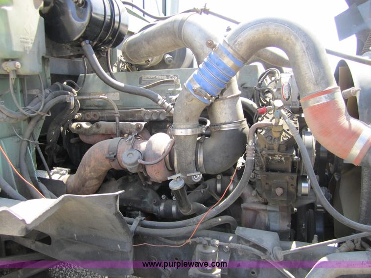 image for item 3856 1998 International 9400 Eagle semi truck