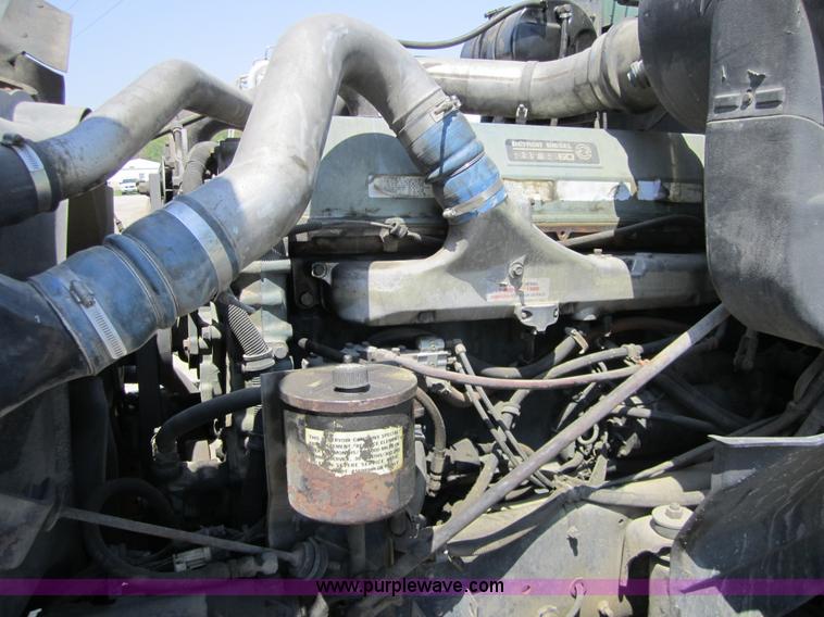 image for item 3856 1998 International 9400 Eagle semi truck