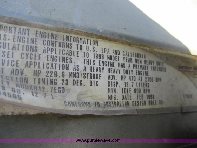 image for item 3856 1998 International 9400 Eagle semi truck