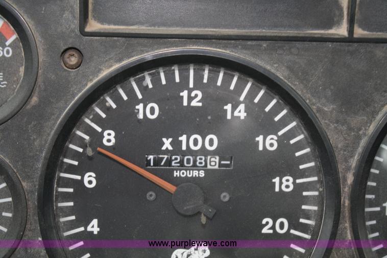 image for item 4717 1993 Mack CL713 semi truck