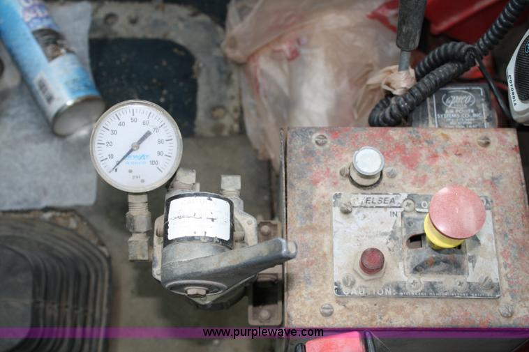 image for item 4717 1993 Mack CL713 semi truck