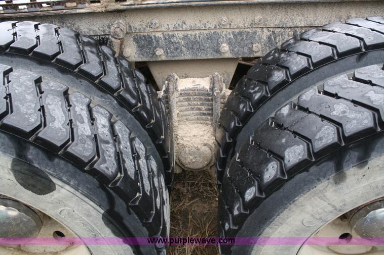 image for item 4717 1993 Mack CL713 semi truck