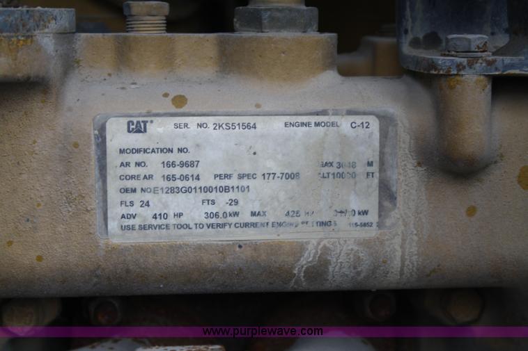 image for item 4720 2001 Kenworth T800 semi truck