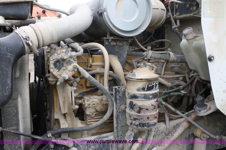 image for item 4721 1992 Kenworth T400 semi truck