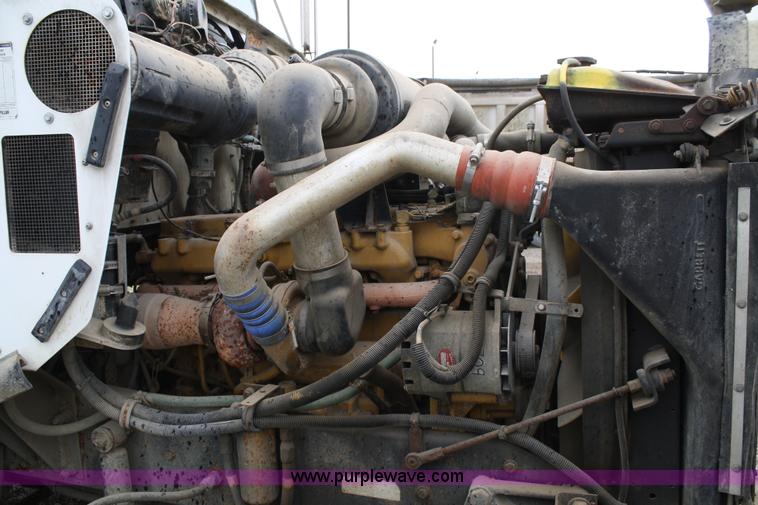 image for item 4722 1994 Kenworth T400 semi truck