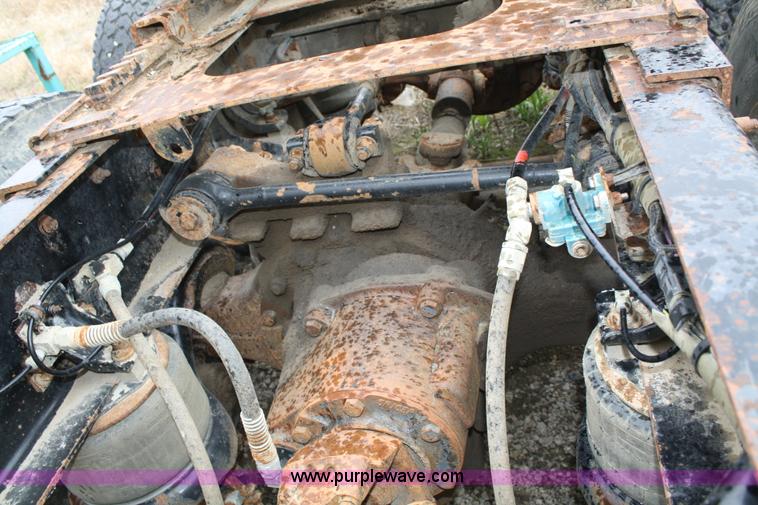 image for item 4722 1994 Kenworth T400 semi truck