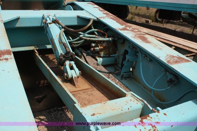 image for item 4723 1991 Load King lowboy trailer