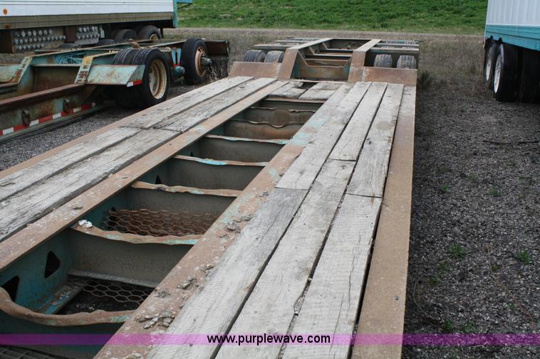 image for item 4724 1992 Trail King lowboy trailer