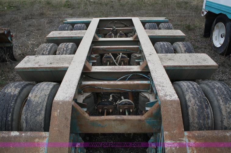 image for item 4724 1992 Trail King lowboy trailer