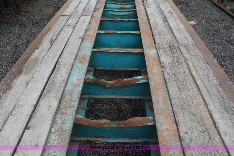 image for item 4724 1992 Trail King lowboy trailer