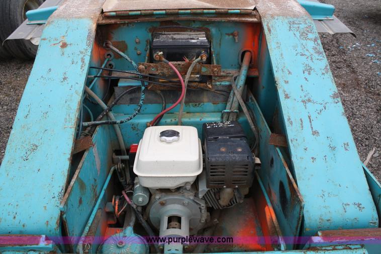 image for item 4724 1992 Trail King lowboy trailer