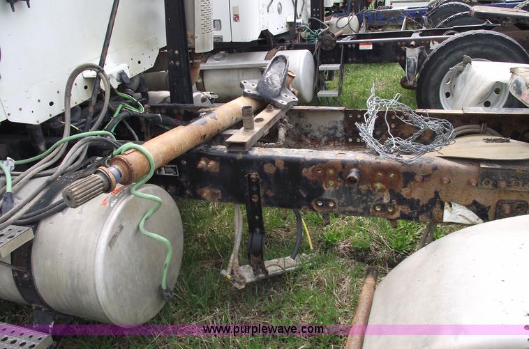 image for item 5370 2005 Freightliner CL120 semi truck