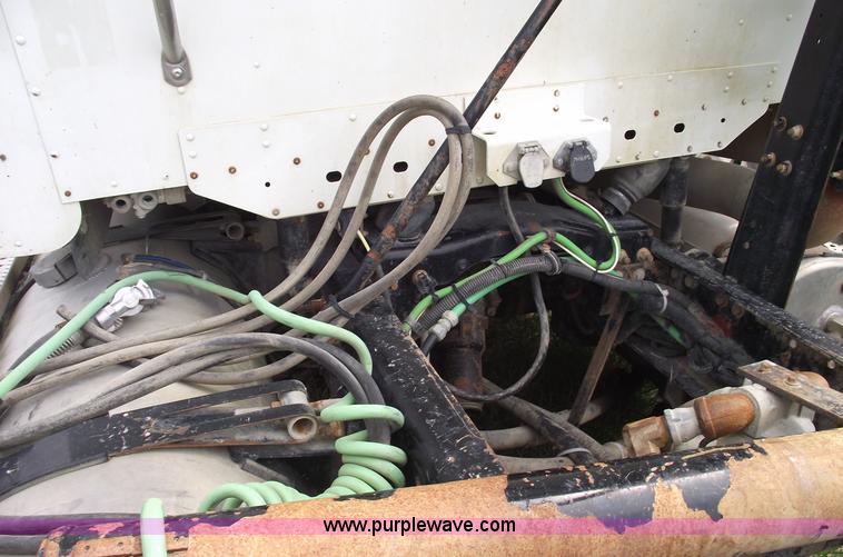 image for item 5370 2005 Freightliner CL120 semi truck