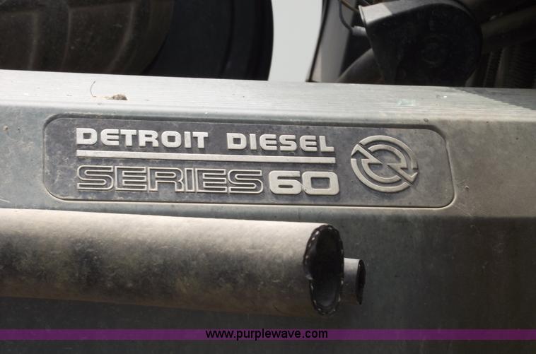 image for item 5370 2005 Freightliner CL120 semi truck