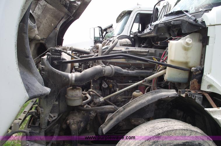 image for item 5370 2005 Freightliner CL120 semi truck