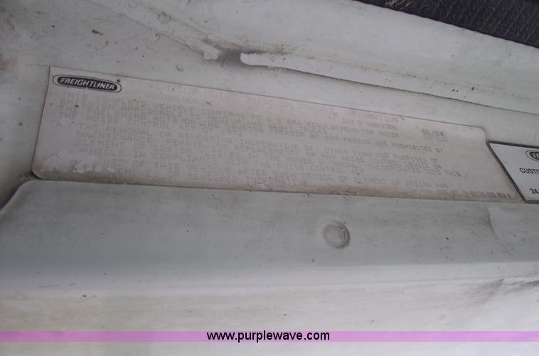 image for item 5370 2005 Freightliner CL120 semi truck