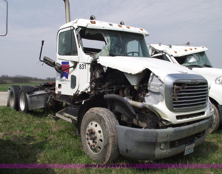 image for item 5371 2005 Freightliner CL120 semi truck