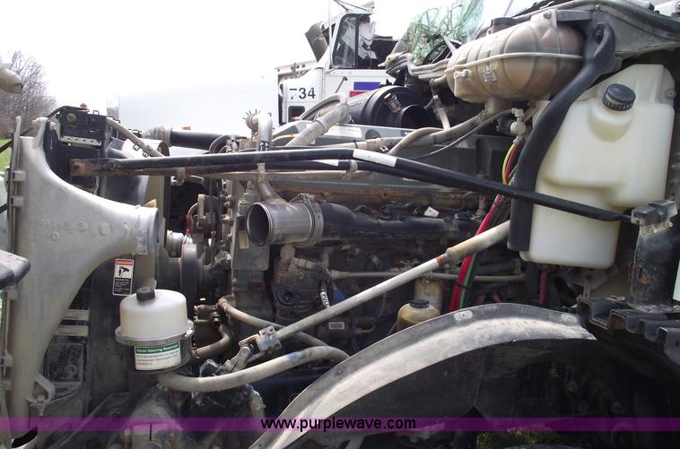 image for item 5371 2005 Freightliner CL120 semi truck