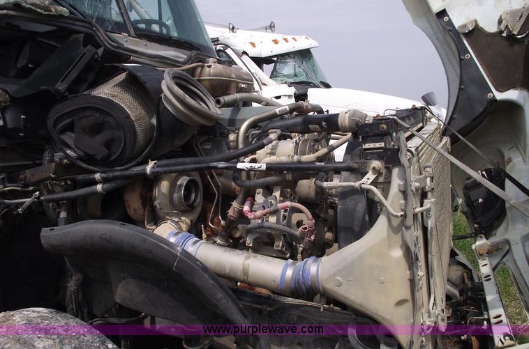 image for item 5371 2005 Freightliner CL120 semi truck