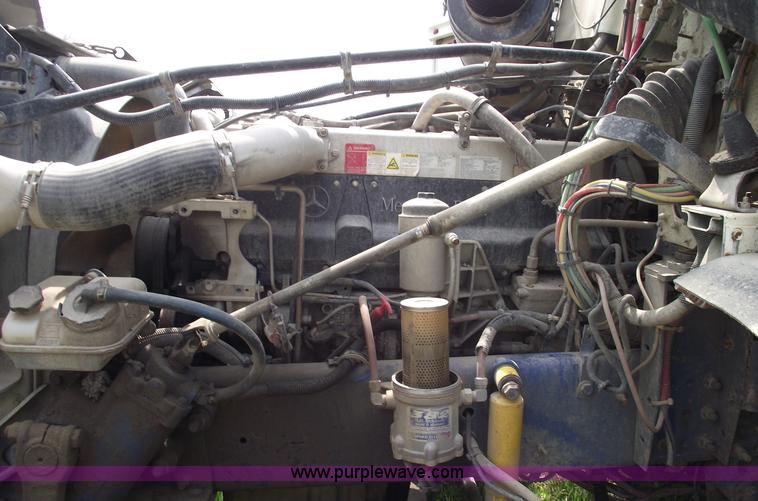 image for item 5372 2006 Freightliner FLD120 semi truck