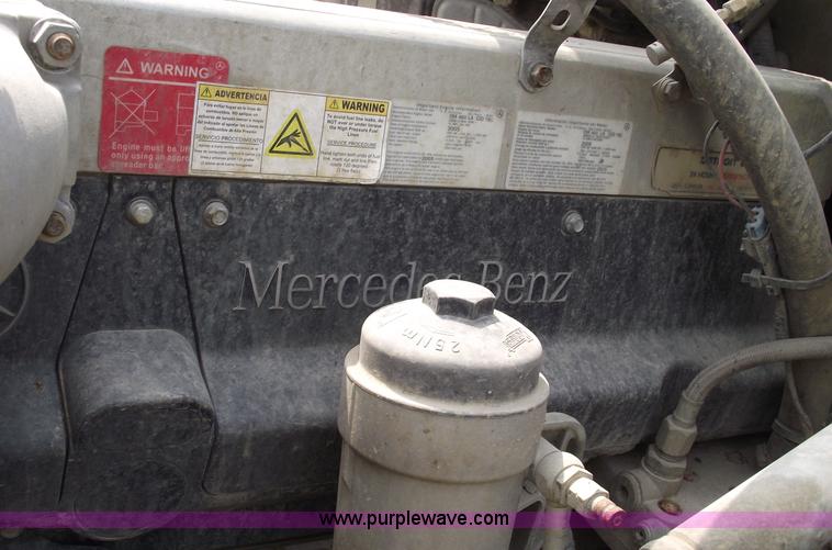 image for item 5372 2006 Freightliner FLD120 semi truck