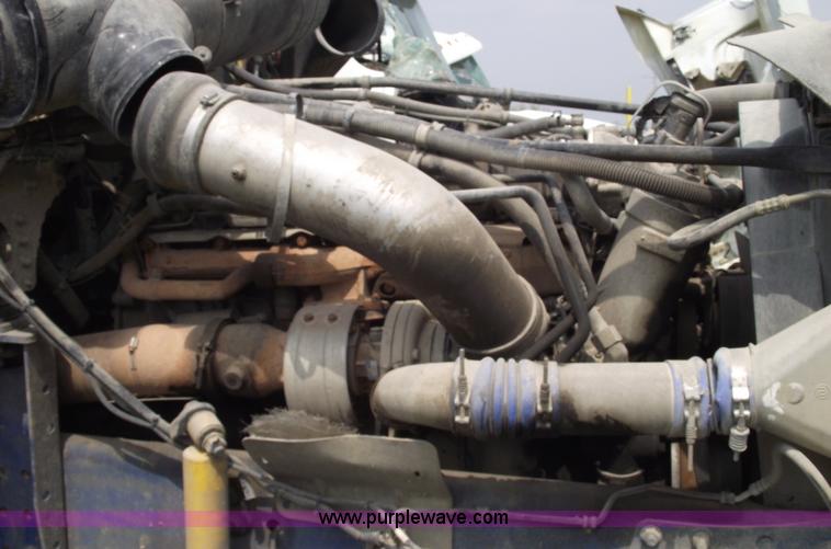 image for item 5372 2006 Freightliner FLD120 semi truck