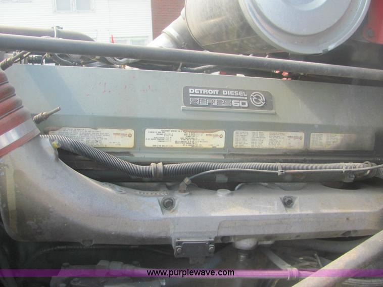 image for item 6949 1993 Freightliner FLD120 semi truck