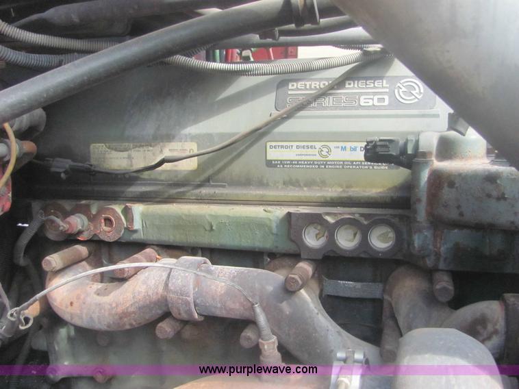 image for item 6949 1993 Freightliner FLD120 semi truck