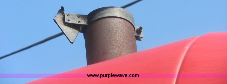 image for item 6949 1993 Freightliner FLD120 semi truck