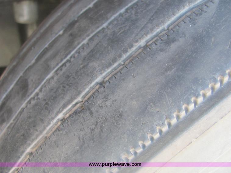 image for item 6949 1993 Freightliner FLD120 semi truck