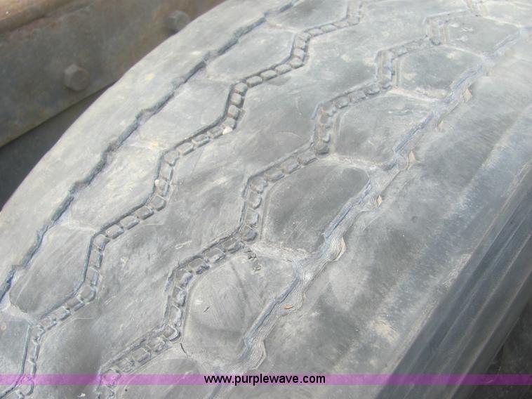 image for item 6949 1993 Freightliner FLD120 semi truck