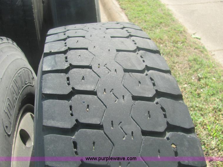 image for item 6949 1993 Freightliner FLD120 semi truck