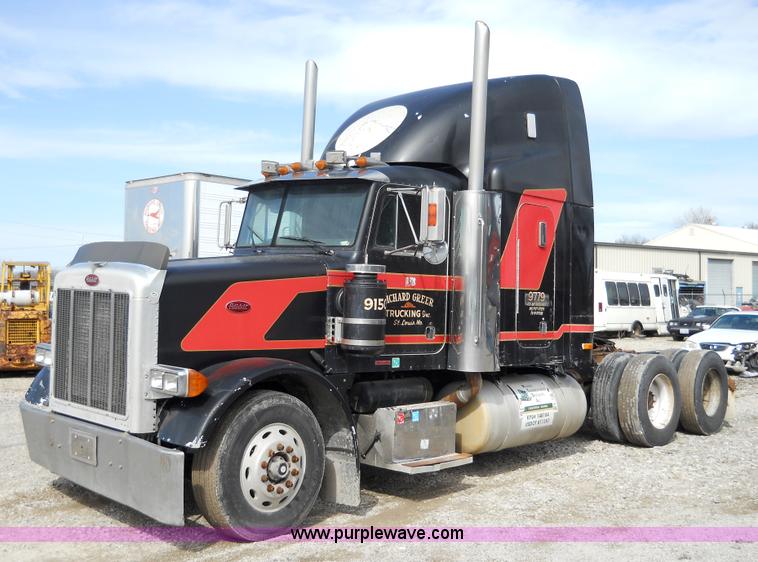 image for item 7845 1997 Peterbilt 378 semi truck