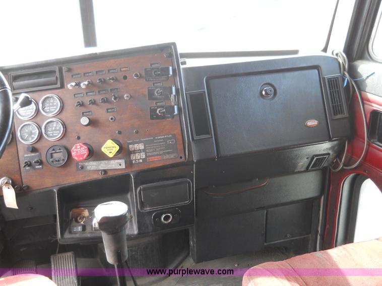 image for item 7845 1997 Peterbilt 378 semi truck