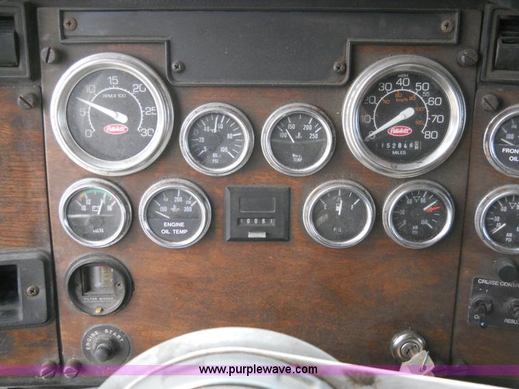 image for item 7845 1997 Peterbilt 378 semi truck
