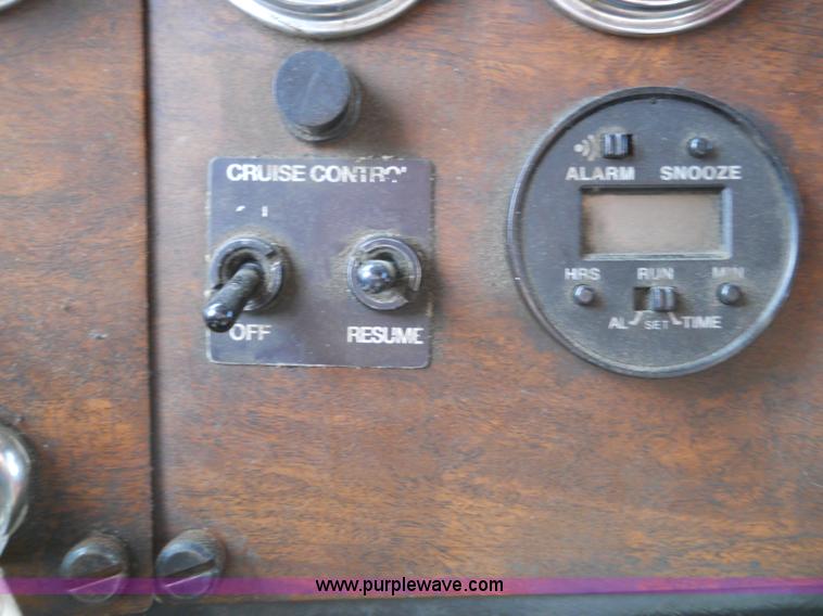 image for item 7845 1997 Peterbilt 378 semi truck