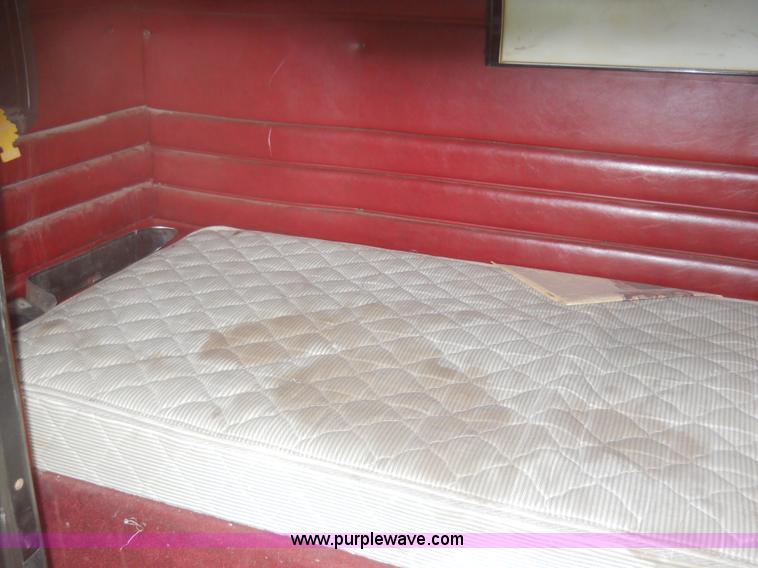 image for item 7845 1997 Peterbilt 378 semi truck