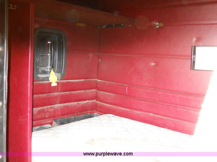 image for item 7845 1997 Peterbilt 378 semi truck