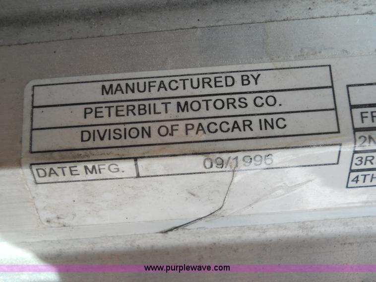 image for item 7845 1997 Peterbilt 378 semi truck