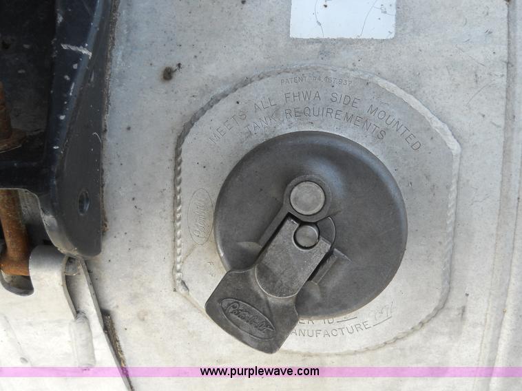 image for item 7845 1997 Peterbilt 378 semi truck