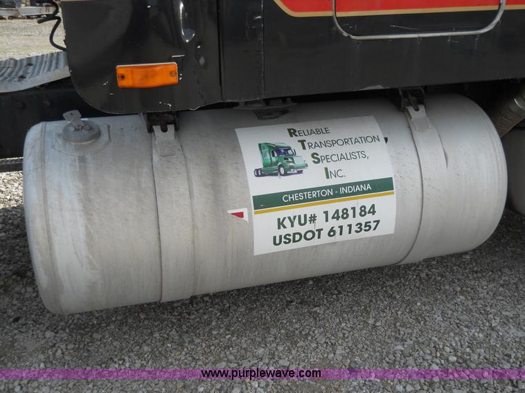 image for item 7845 1997 Peterbilt 378 semi truck