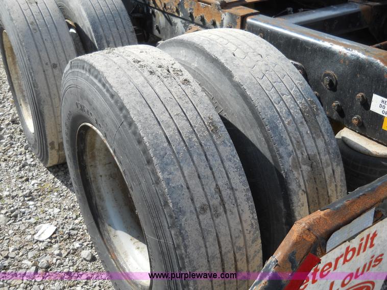 image for item 7845 1997 Peterbilt 378 semi truck