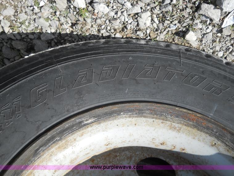 image for item 7845 1997 Peterbilt 378 semi truck