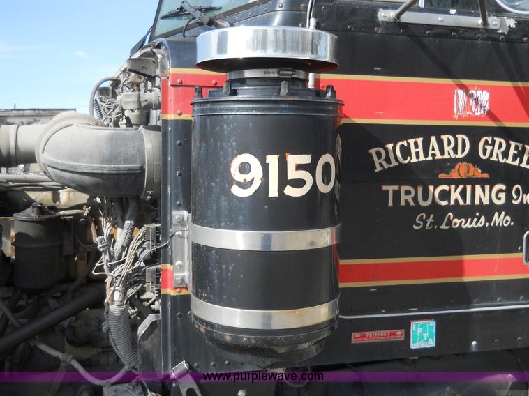 image for item 7845 1997 Peterbilt 378 semi truck