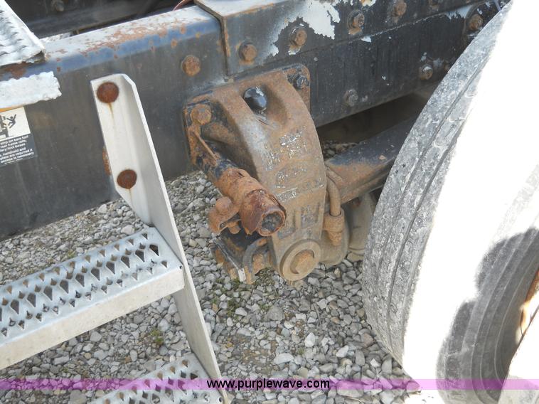 image for item 7845 1997 Peterbilt 378 semi truck