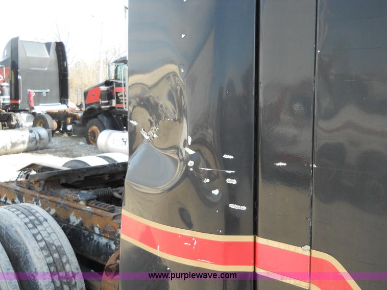 image for item 7845 1997 Peterbilt 378 semi truck