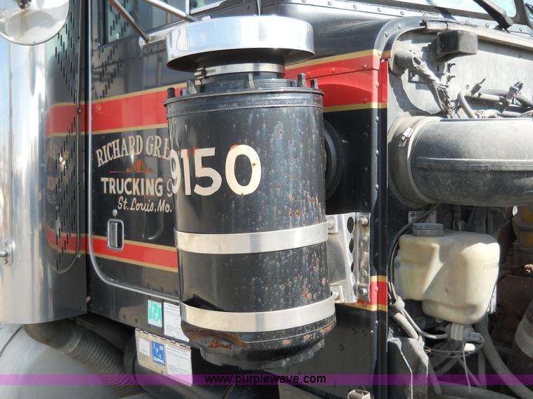 image for item 7845 1997 Peterbilt 378 semi truck