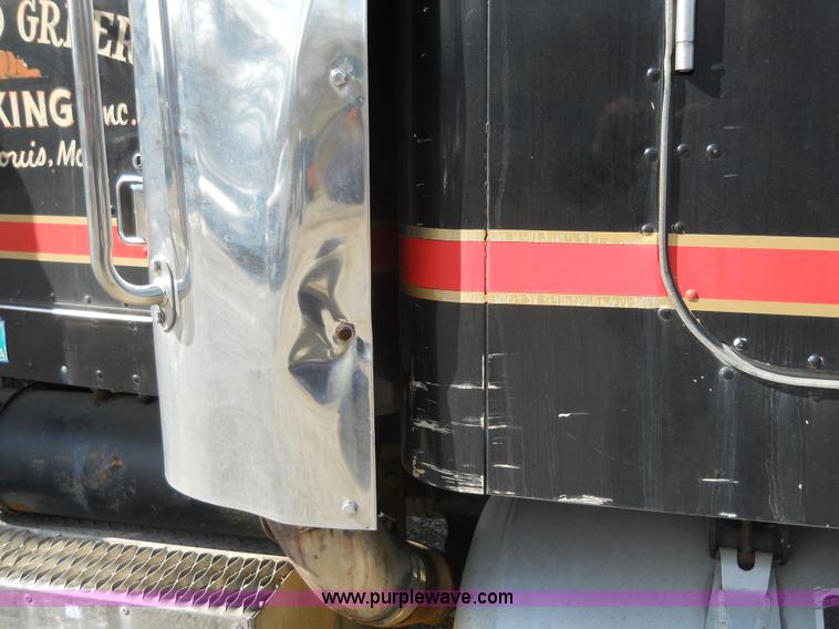 image for item 7845 1997 Peterbilt 378 semi truck